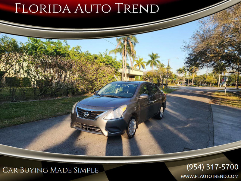 Used 2016 Nissan Versa SV image 1