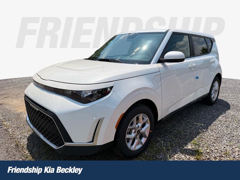 New 2025 Kia Soul LX image 1