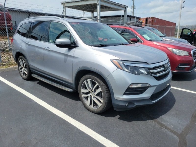 Used 2017 Honda Pilot Elite image 1