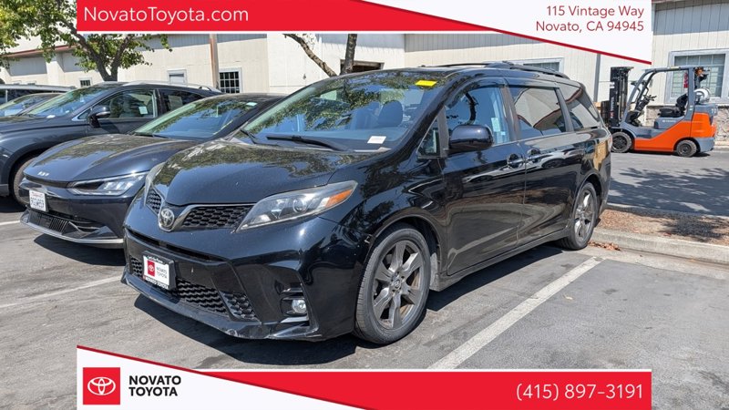 Used 2018 Toyota Sienna SE w/ SE Preferred Package image 1