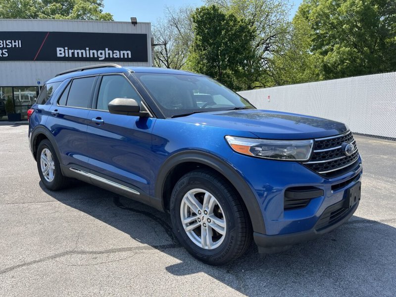 Used 2021 Ford Explorer XLT image 1