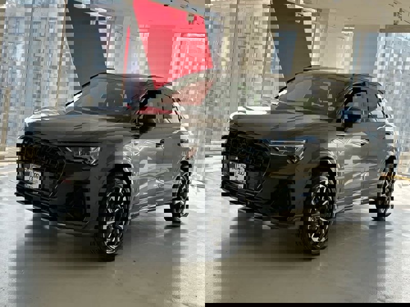 Certified 2025 Audi Q3 2.0T Premium Plus w/ Premium Plus Package image 1