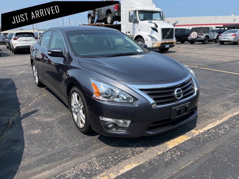 Used 2013 Nissan Altima 3.5 SL image 1