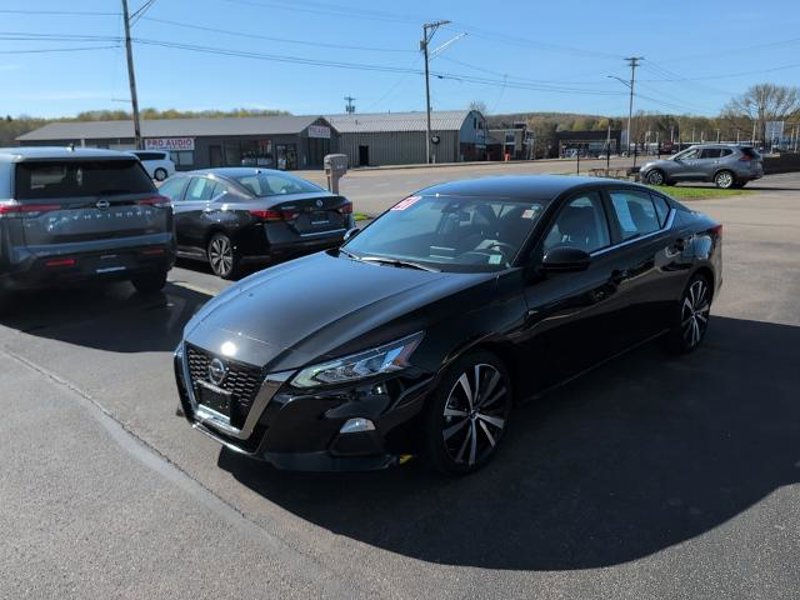 Certified 2021 Nissan Altima 2.5 SR image 1