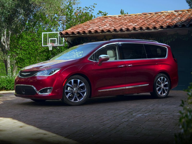 Used 2017 Chrysler Pacifica Touring w/ Tire & Wheel Group image 1