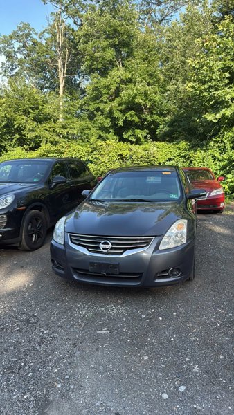 Used 2010 Nissan Altima 2.5 S w/ Convenience Pkg image 1