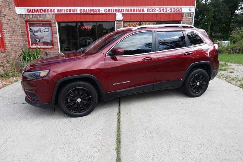 Used 2019 Jeep Cherokee Latitude w/ Popular Appearance Group image 1