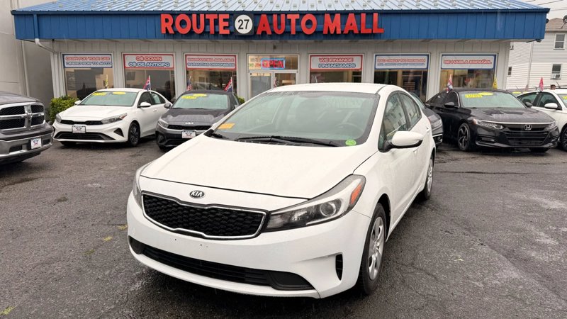 Used 2018 Kia Forte LX image 1