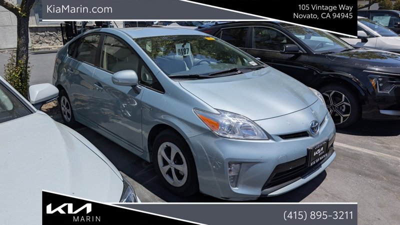 Used 2014 Toyota Prius Three image 1