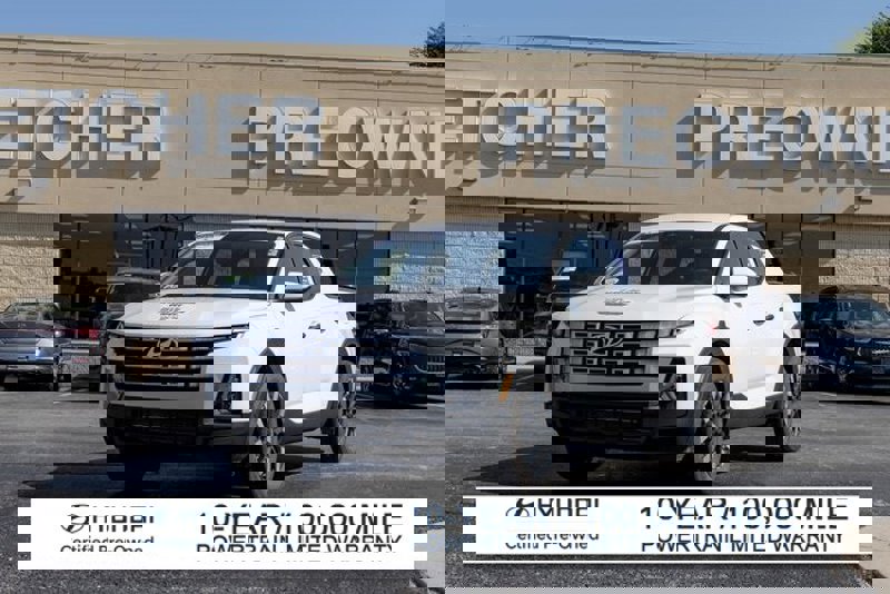 Certified 2025 Hyundai Santa Cruz SE image 1