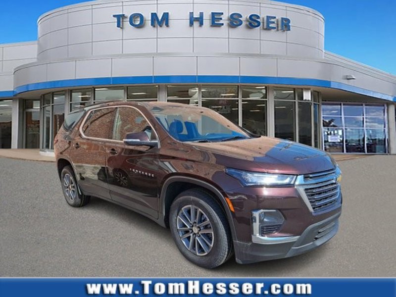 Certified 2022 Chevrolet Traverse LT image 1