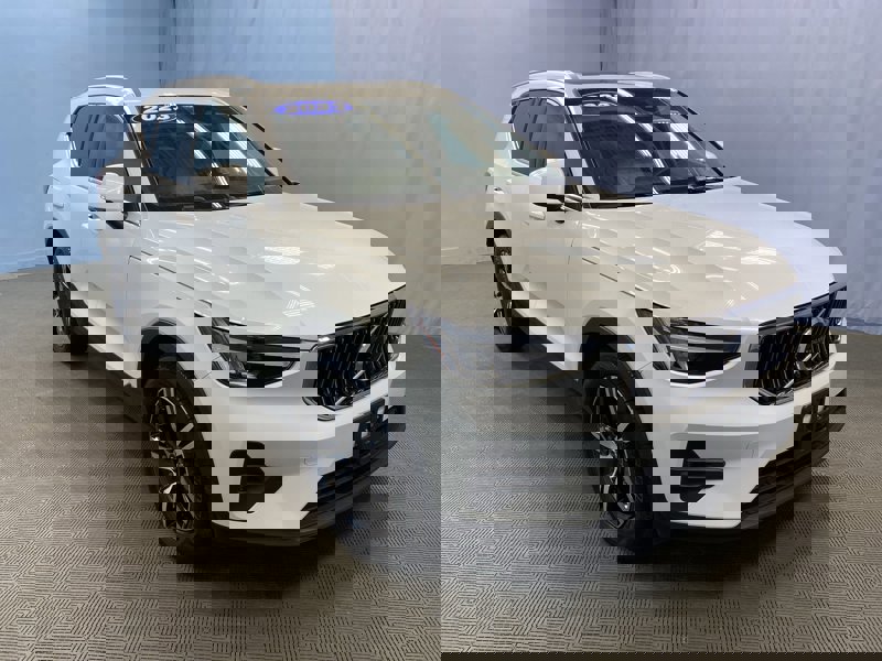 Certified 2023 Volvo XC40 B5 Plus w/ Climate Package image 1