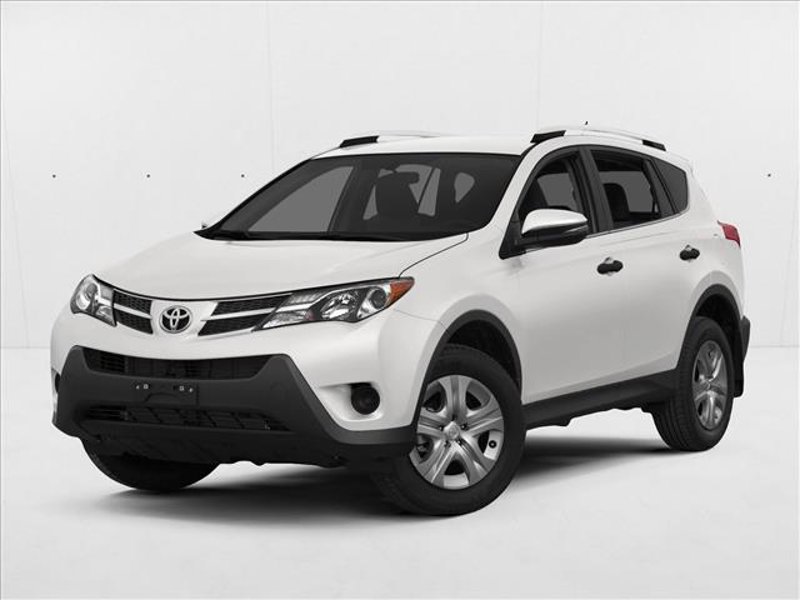 Used 2015 Toyota RAV4 LE image 1