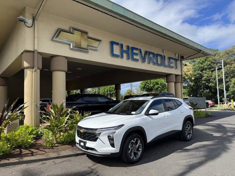 New 2025 Chevrolet Trax LT w/ Driver Confidence Package image 1