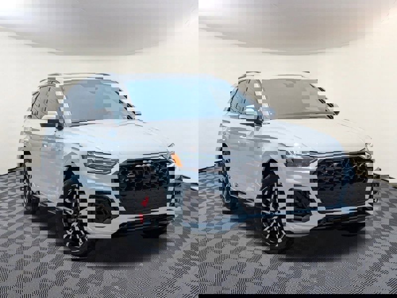 Certified 2025 Audi Q5 2.0T Premium Plus w/ Premium Plus Package image 1