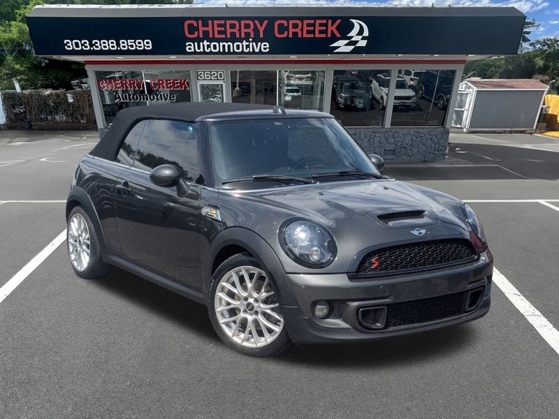 Used 2015 MINI Cooper S image 1