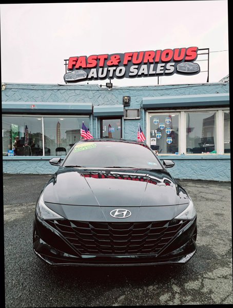 Used 2023 Hyundai Elantra SEL w/ Cargo Package image 1