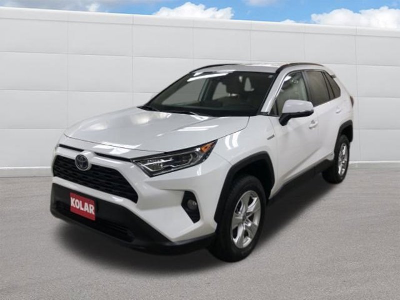 Certified 2021 Toyota RAV4 XLE image 1