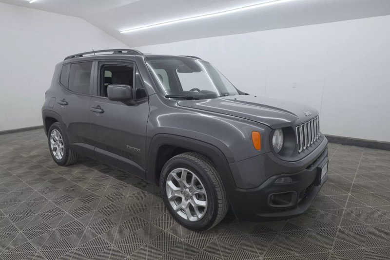 Used 2017 Jeep Renegade Latitude image 1