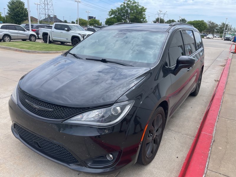 Used 2020 Chrysler Pacifica Touring-L w/ Advanced Safetytec Group image 1