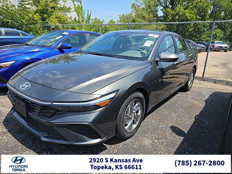 Certified 2024 Hyundai Elantra SE image 1