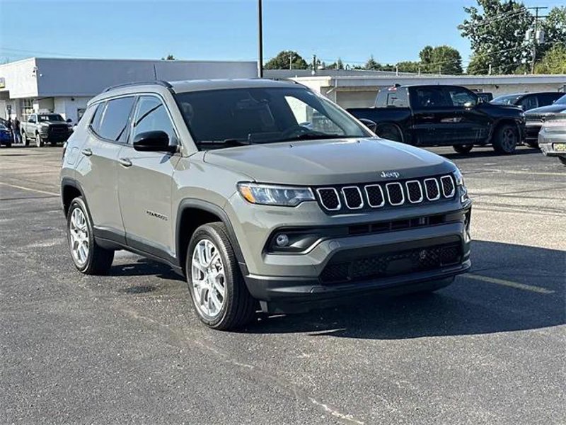 Certified 2023 Jeep Compass Latitude image 1