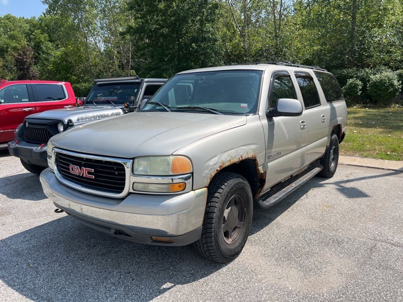 Used 2004 GMC Yukon XL SLE w/ Cargo Package image 1