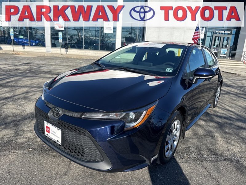 Certified 2022 Toyota Corolla LE image 1