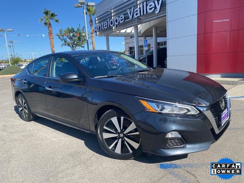 Certified 2022 Nissan Altima 2.5 SV image 1