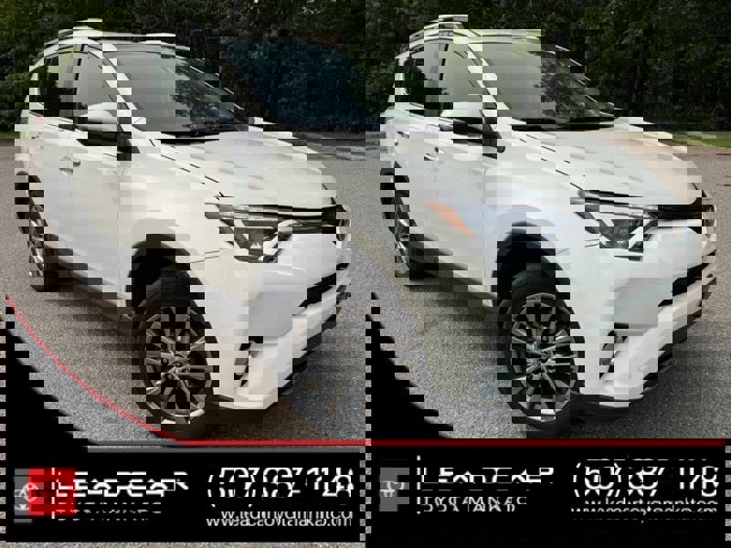 Used 2017 Toyota RAV4 Limited image 1