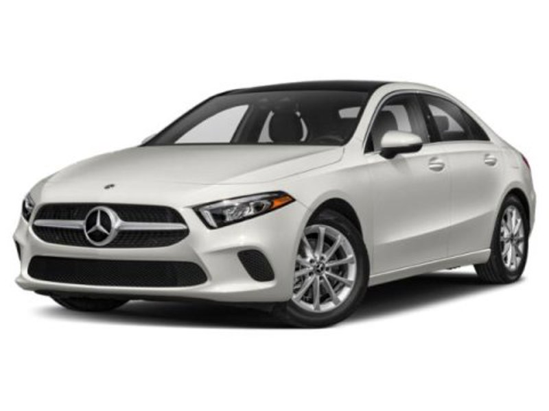 Certified 2022 Mercedes-Benz A 220 4MATIC image 1