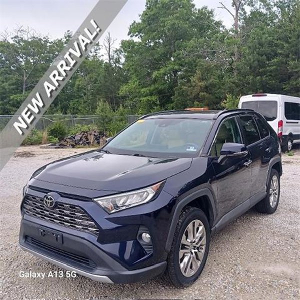 Used 2019 Toyota RAV4 Limited image 1