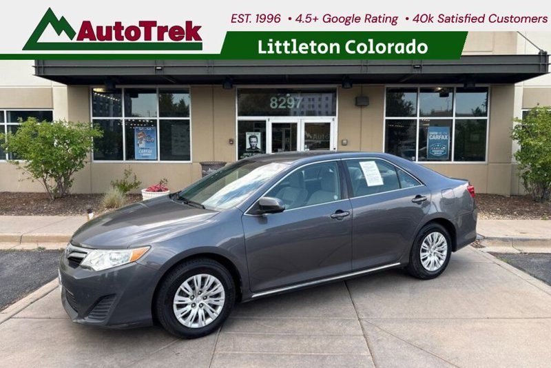 Used 2013 Toyota Camry LE image 1