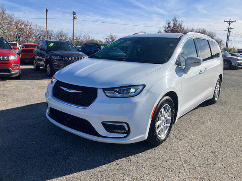 Certified 2022 Chrysler Pacifica Touring-L image 1