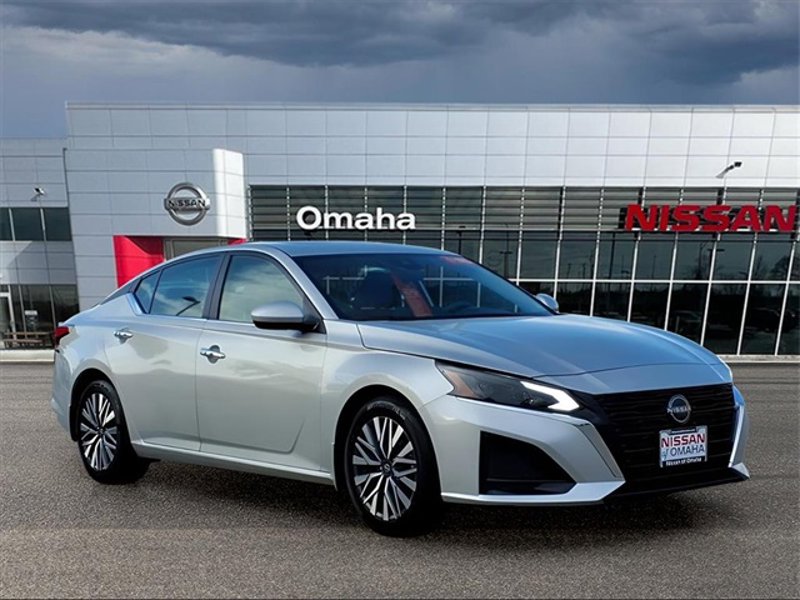 Certified 2023 Nissan Altima 2.5 SV w/ SV Premium Package image 1