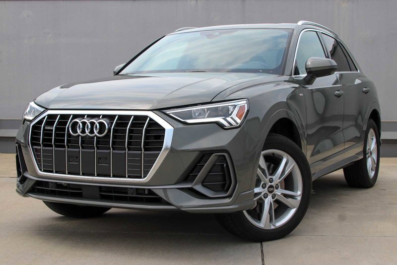Certified 2024 Audi Q3 2.0T Premium Plus w/ Premium Plus Package image 1