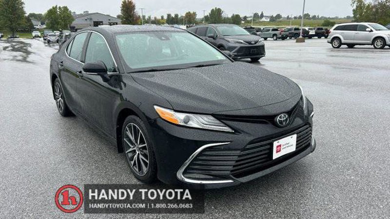 Certified 2021 Toyota Camry XLE image 1