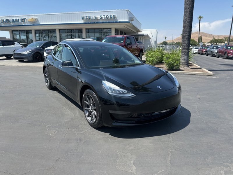 Used 2020 Tesla Model 3 Standard Range Plus image 1