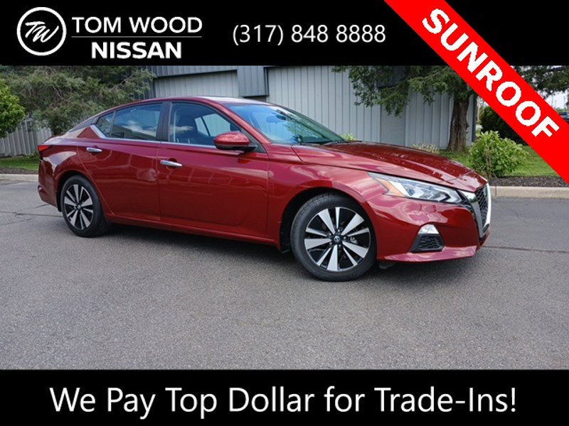 Certified 2022 Nissan Altima 2.5 SV w/ SV Premium Package image 1