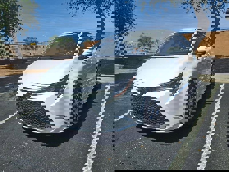 Used 2022 Toyota Corolla LE image 1