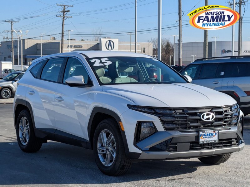 Certified 2025 Hyundai Tucson SE image 1