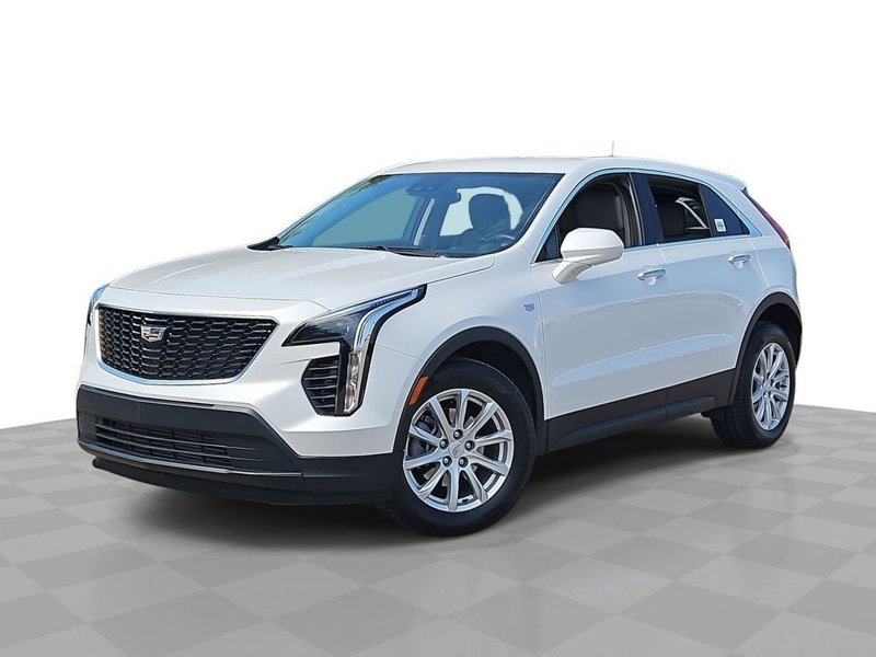 Certified 2022 Cadillac XT4 Luxury w/ Cold Weather Package image 1