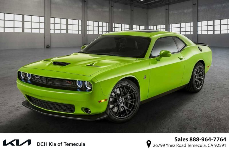 Used 2019 Dodge Challenger SXT image 1
