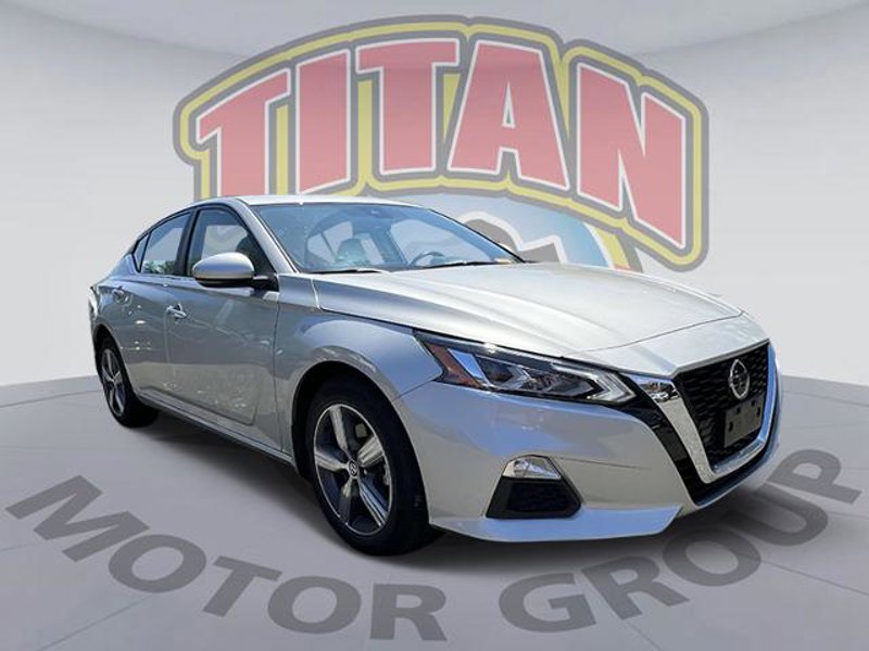 Certified 2022 Nissan Altima 2.5 SV w/ SV Premium Package image 1