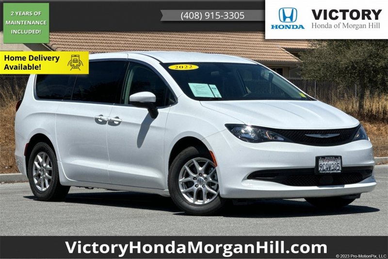 Used 2022 Chrysler Voyager LX image 1