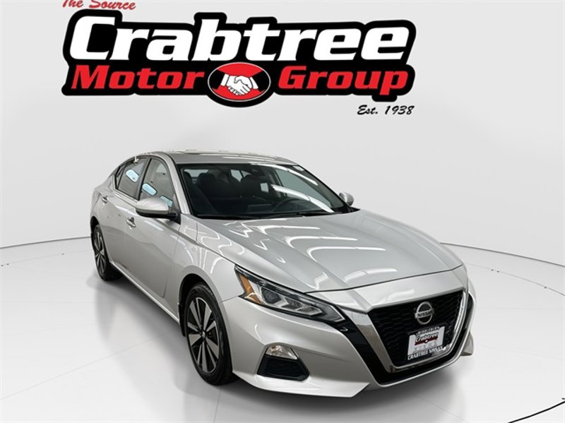 Certified 2022 Nissan Altima 2.5 SV w/ SV Premium Package image 1