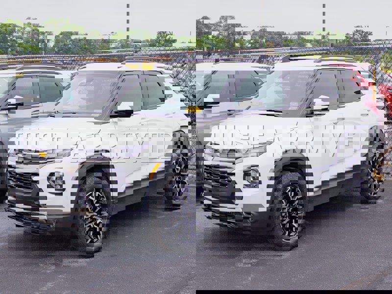 Used 2023 Chevrolet TrailBlazer ACTIV w/ Convenience Package image 1