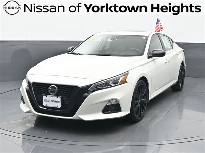 Certified 2022 Nissan Altima 2.5 SR w/ Midnight Edition Package image 1