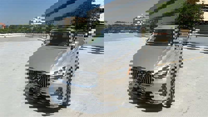 Certified 2023 Volvo XC60 T8 Plus image 1