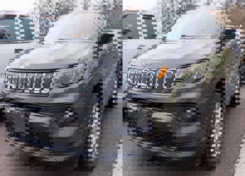 Used 2022 Jeep Compass Latitude w/ Sun and Sound Group image 1